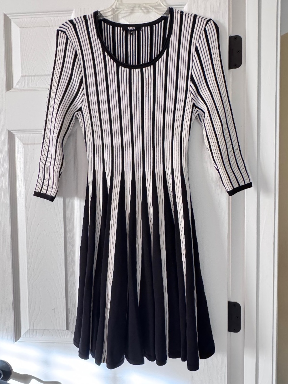 Tesoro Moda Black & Ivory Striped Fit-and-Flare Sweater Dress – Medium